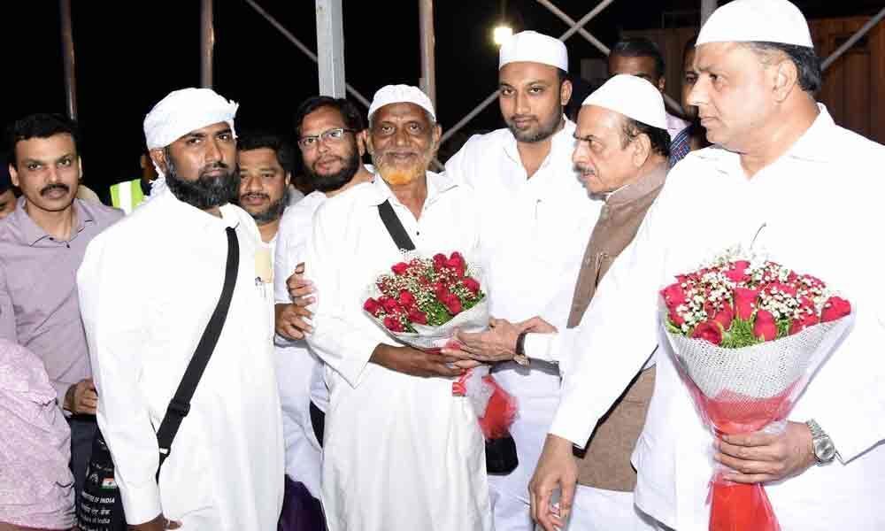 HM receives first batch of Hajis