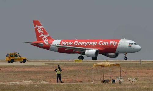 Dog on runway aborts flight take-off
