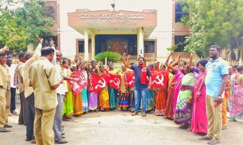 Panchayat workers demand hike in pay