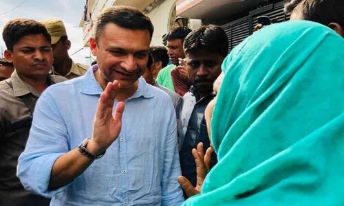 Akbaruddin Owaisi holds Paidaldaura