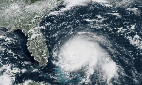 Cutting it close: Floridas fate may be a matter of miles