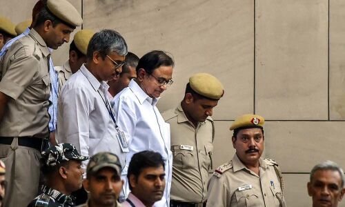 Chidambaram get partial relief from SC, cant be sent to Tihar Jail for now