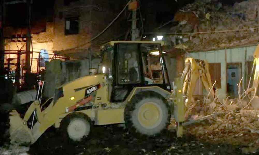 Delhi : Building under construction collapses, 2 found dead, 3 injured