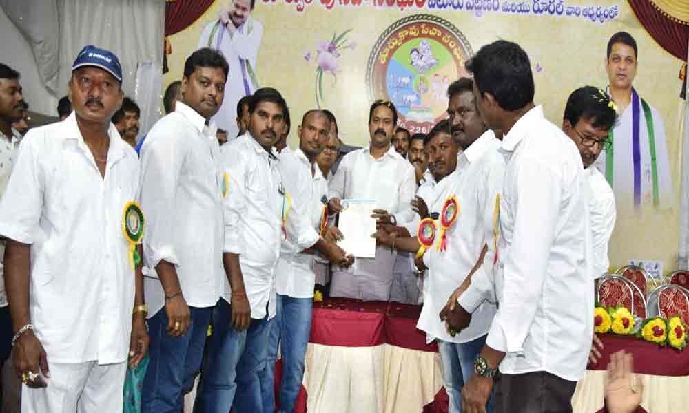 Real beneficiaries will be helped by volunteers: Dy CM Alla Nani