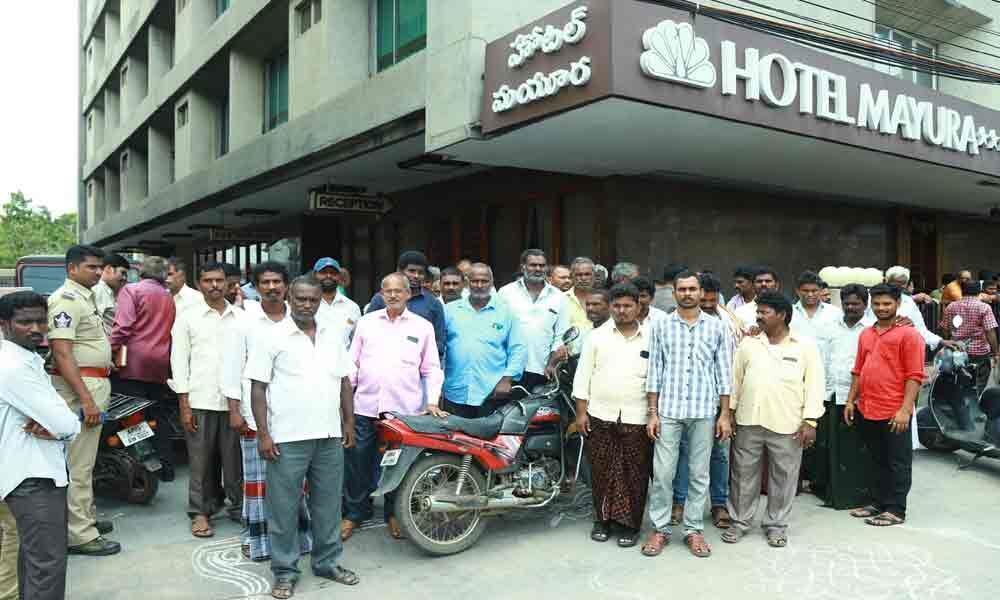 Sugarcane farmers demand payment of dues from SSL in Tirupati