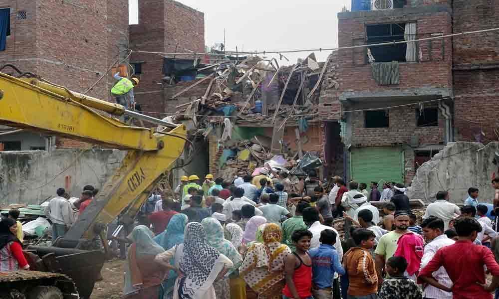 Two killed as building collapses in Seelampur