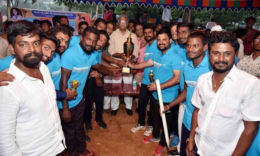 Cricket tourney comes to an end, winners felicitated
