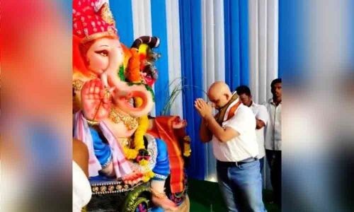 SP Asmi offers prayers at Ganesh temple