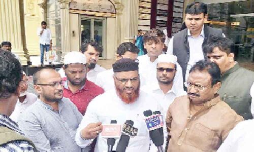 End organised loot by private hospitals: Telangana Pradesh Congress Committee