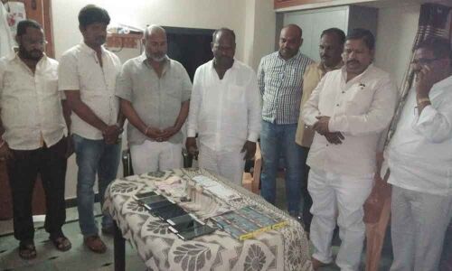 Cops bust gaming den in farmhouse; Rs 5.2lakh seized