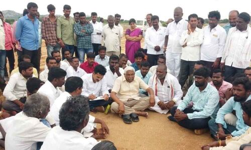 Kodandaram demands fair compensation for Baswapur oustees