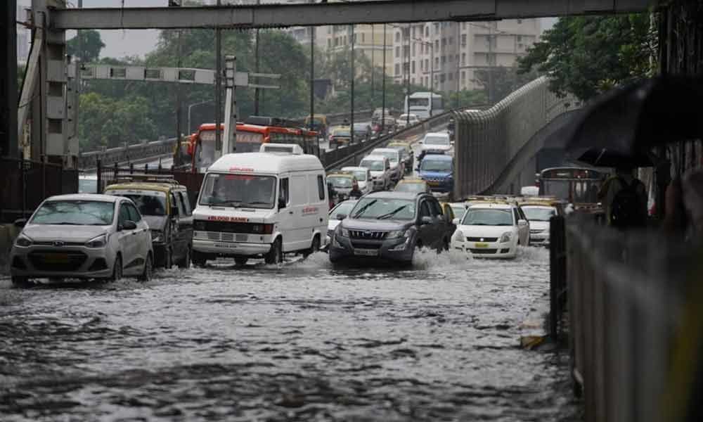 Heavy rains lash Mumbai, 1300 people evacuated by NDRF