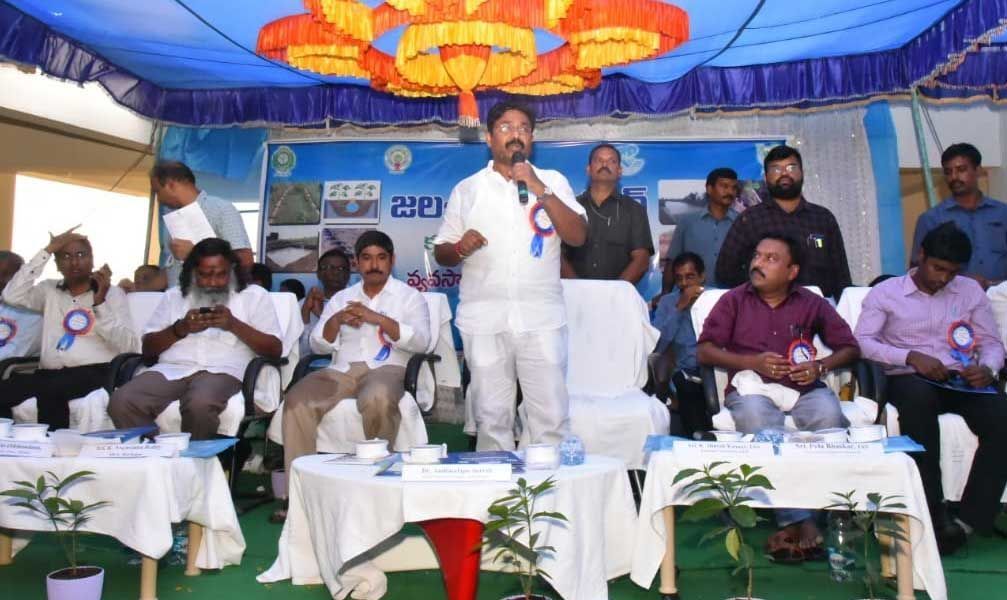 Minister reiterates government commitment on Veligonda