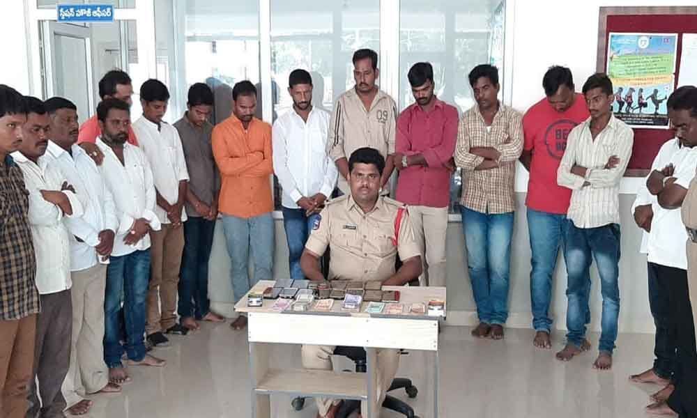16 gamblers nabbed for playing cards