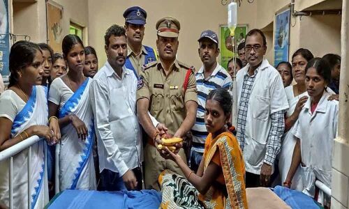 Fruits distributed on Umesh Chandras death anniversary