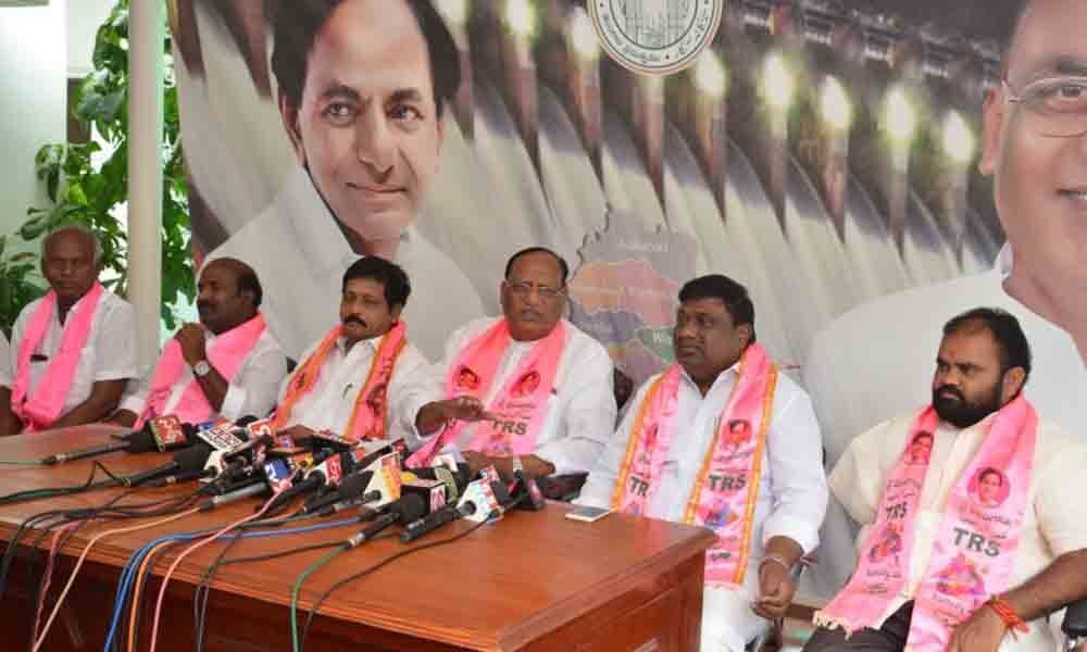 BJP going overdrive, issue will be solved in 10 days: Gutha Sukender Reddy
