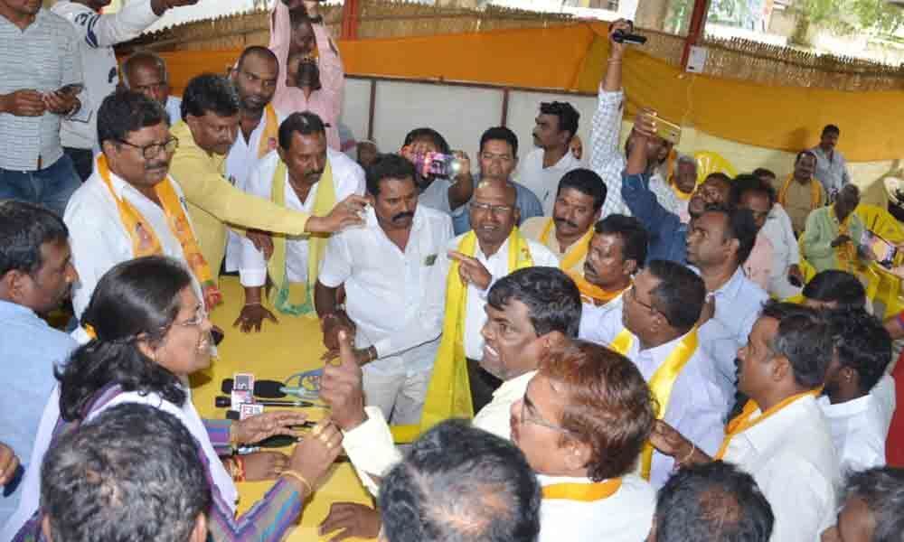 TDP meet ends up in chaos in Hanamkonda