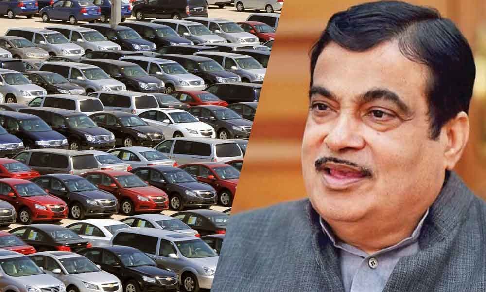 Government will support auto industry: Gadkari