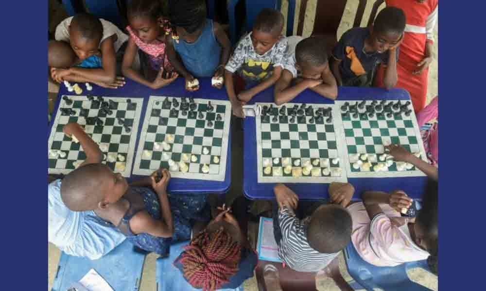 Chess offers Nigerian slum children new moves