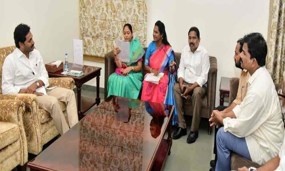 Sridevi lodges complaint with Jagan against TDP leaders