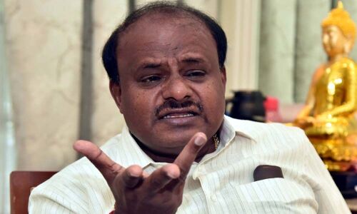 Summons to Kumaraswamy, 15 others in land denotification case