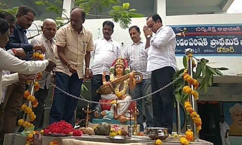 Friends install Saraswathi idol in memory of their dead buddy in Mahbubnagar