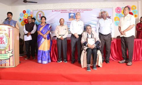 Pharma college holds Teachers day fete