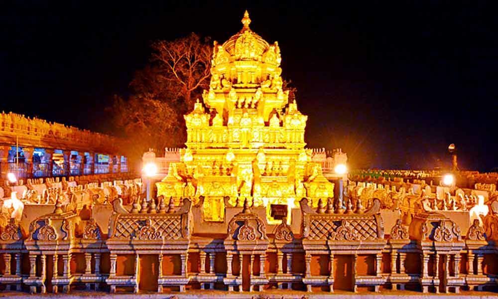 Vijayawada Durga temple gets reddy for Dussehra festival