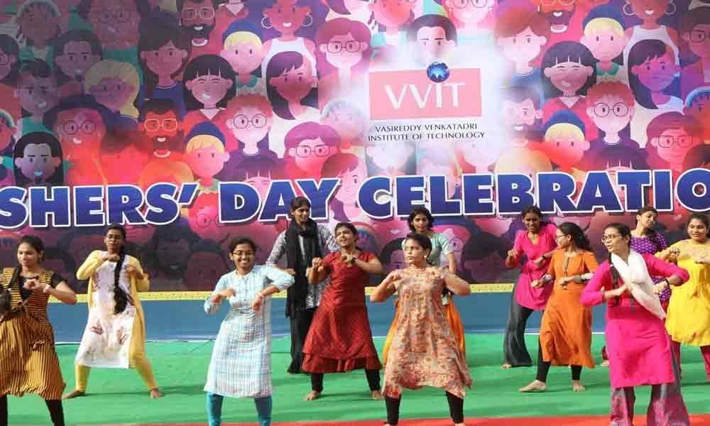 VVIT chief pats students at Freshers Day fete
