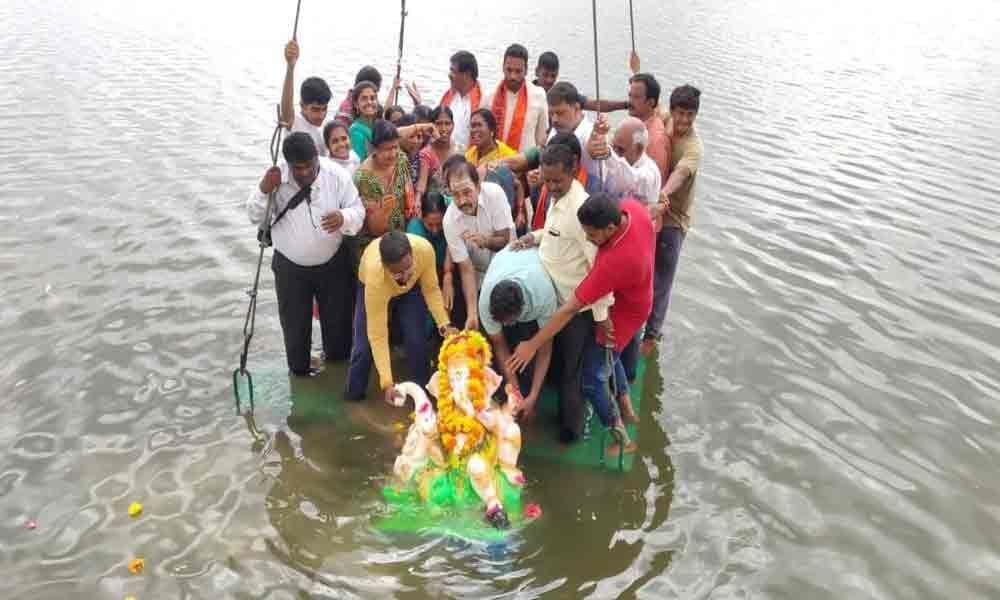 Immersion of idols passes off peacefully in Kurnool