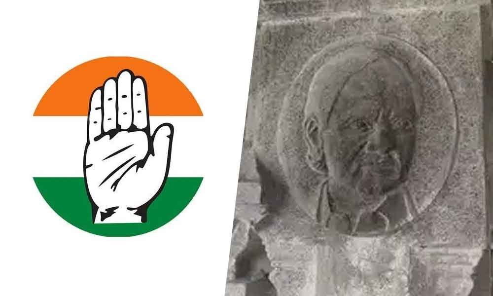 Congress condemns carvings of pictures of KCR on pillars of Yadadri Temple