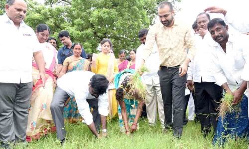 Collector launches 30-day plan, takes part in a cleaning drive in Khammam