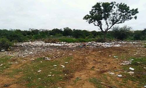 Open plot turns into dump yard