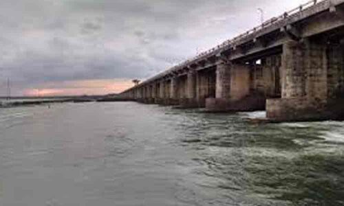 Godavari in spate, crosses danger mark