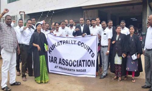 Lawyers stage protest over shifting of High Court