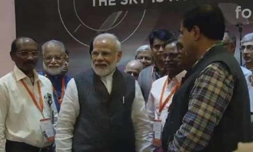 PM Modi cheers up ISRO scientists after communication lapse with moon lander Vikram