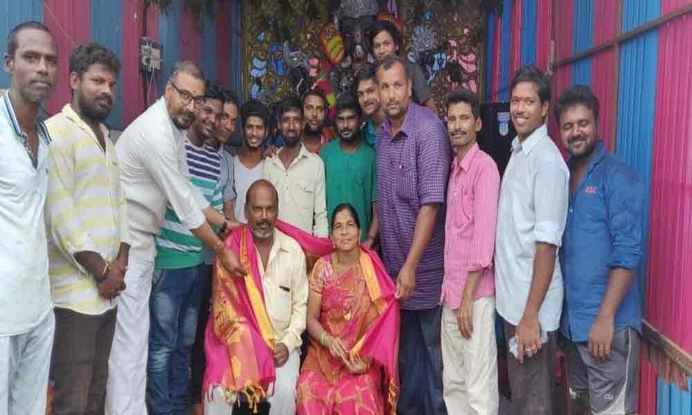 Muslim couple felicitated for supporting Ganesh festival