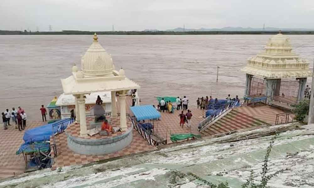 Godavari flood reached  to second warning level at Bhadrachalam