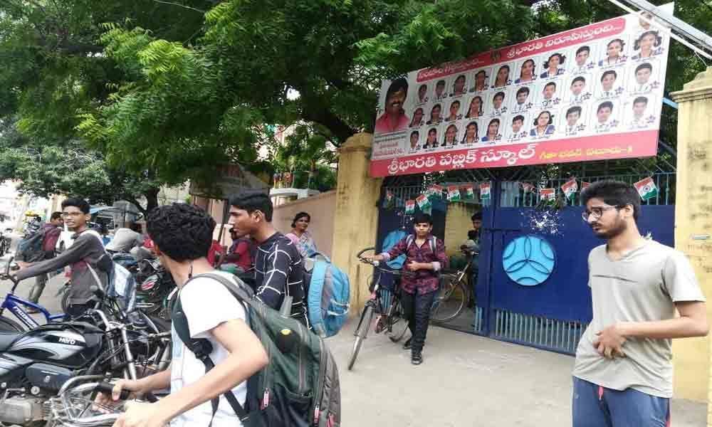 SFI forces closure of educational institutions on Sunday