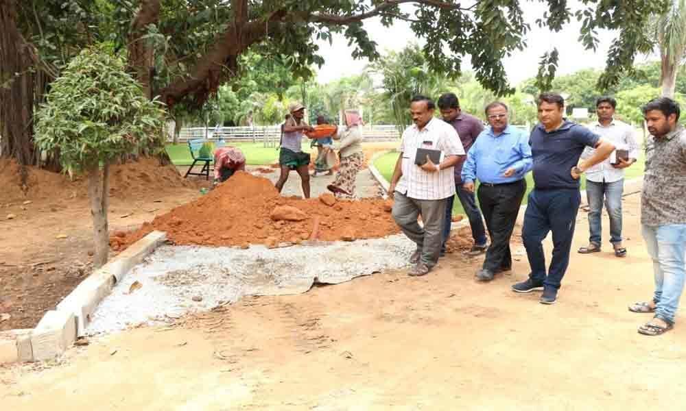 Municipal Commissioner inspects Smart City works in Tirupati