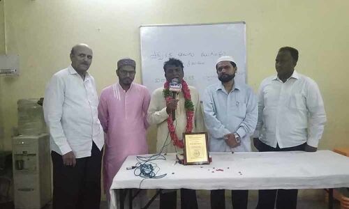 Old City denizens try their hand on spoken Telugu