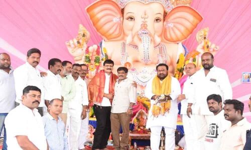 MLA Mainampally Hanumantha Rao, Corporator N Jagadish Goud perform pooja