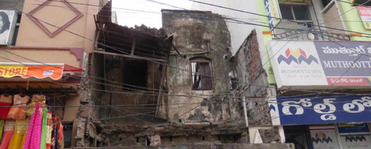 Citizens continue to dwell in dilapidated buildings in GWMC limits