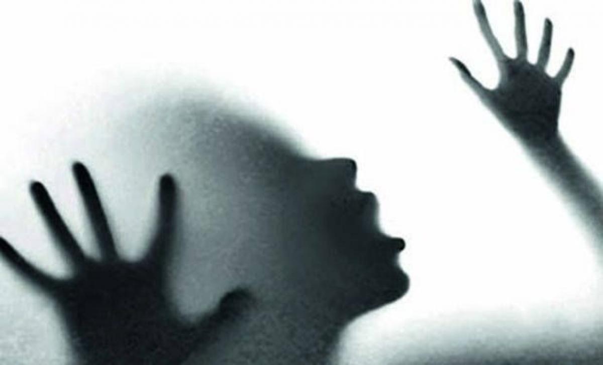 Mumbai girl gang raped by drunk boyfriend and pals