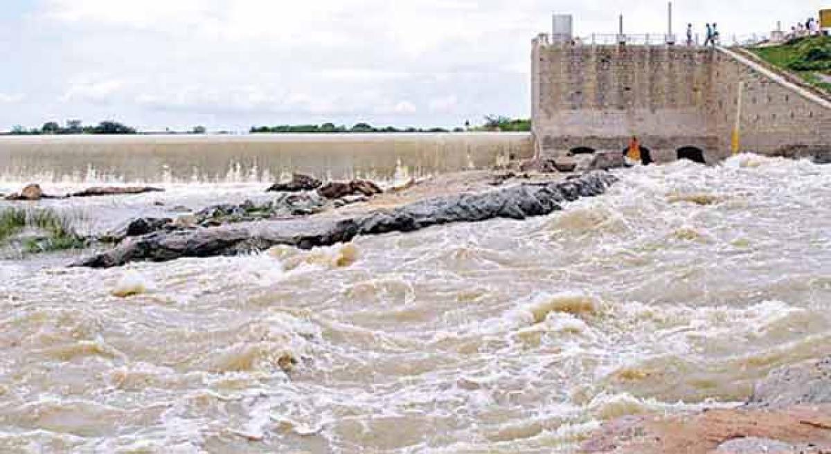 Congress upbeat over Karnataka water release to Palamur