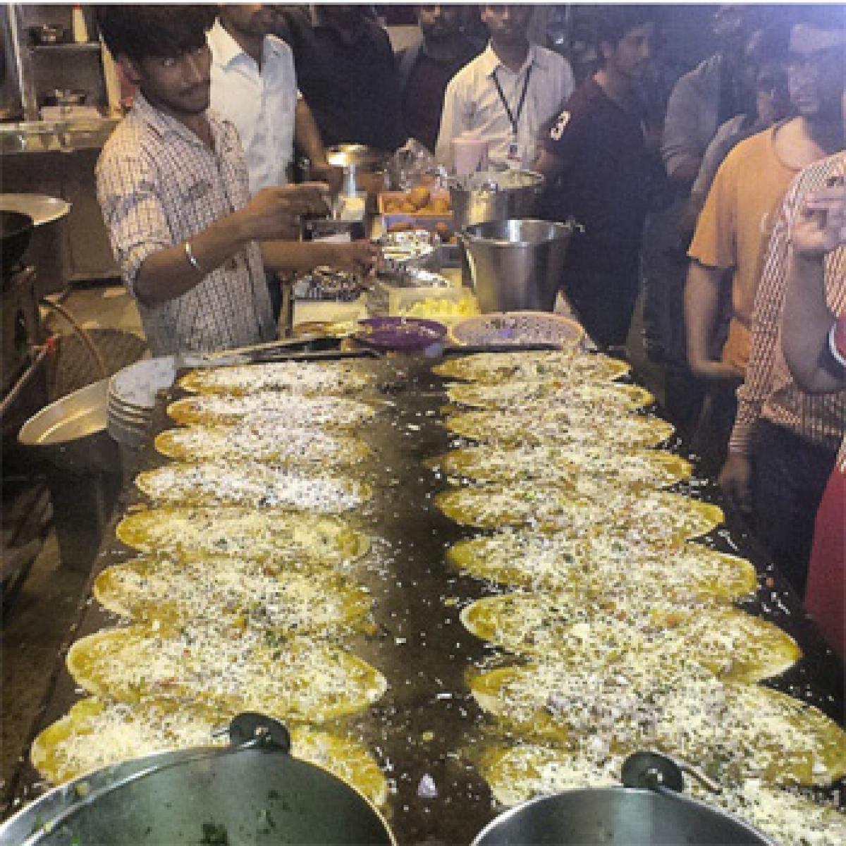 Restrictions on mobile food courts to reduce traffic hindrances