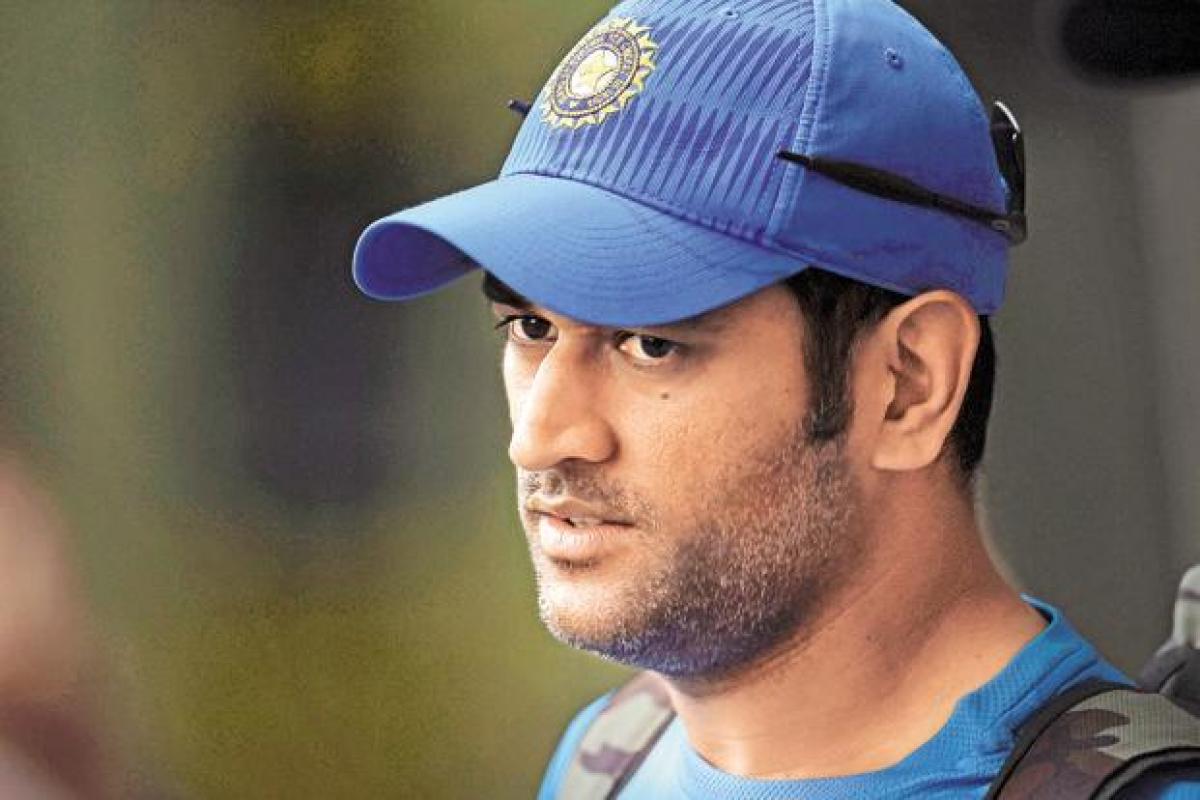 Dhoni, Jharkhand cricket team rescued after fire in hotel