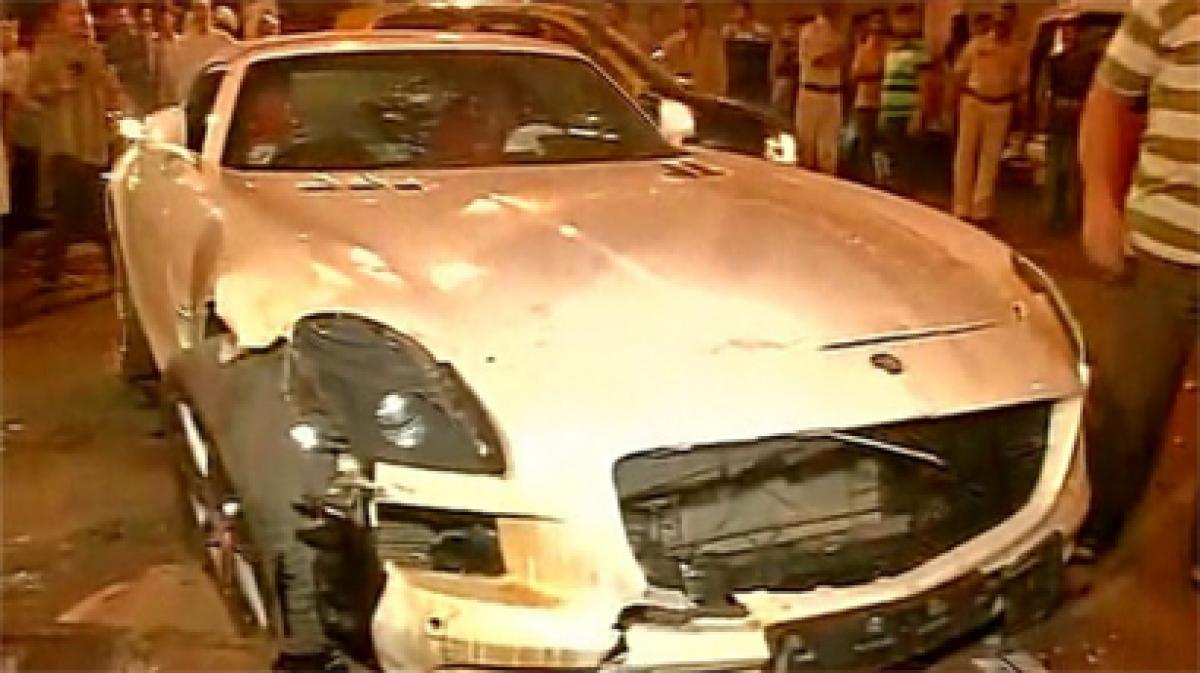 Speeding SUV rams into pavement dwellers in Mumbai, 5 injured
