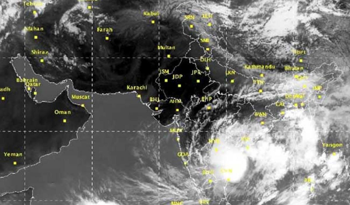 Cyclone Roanu affects 4.11 Lakh people in AP