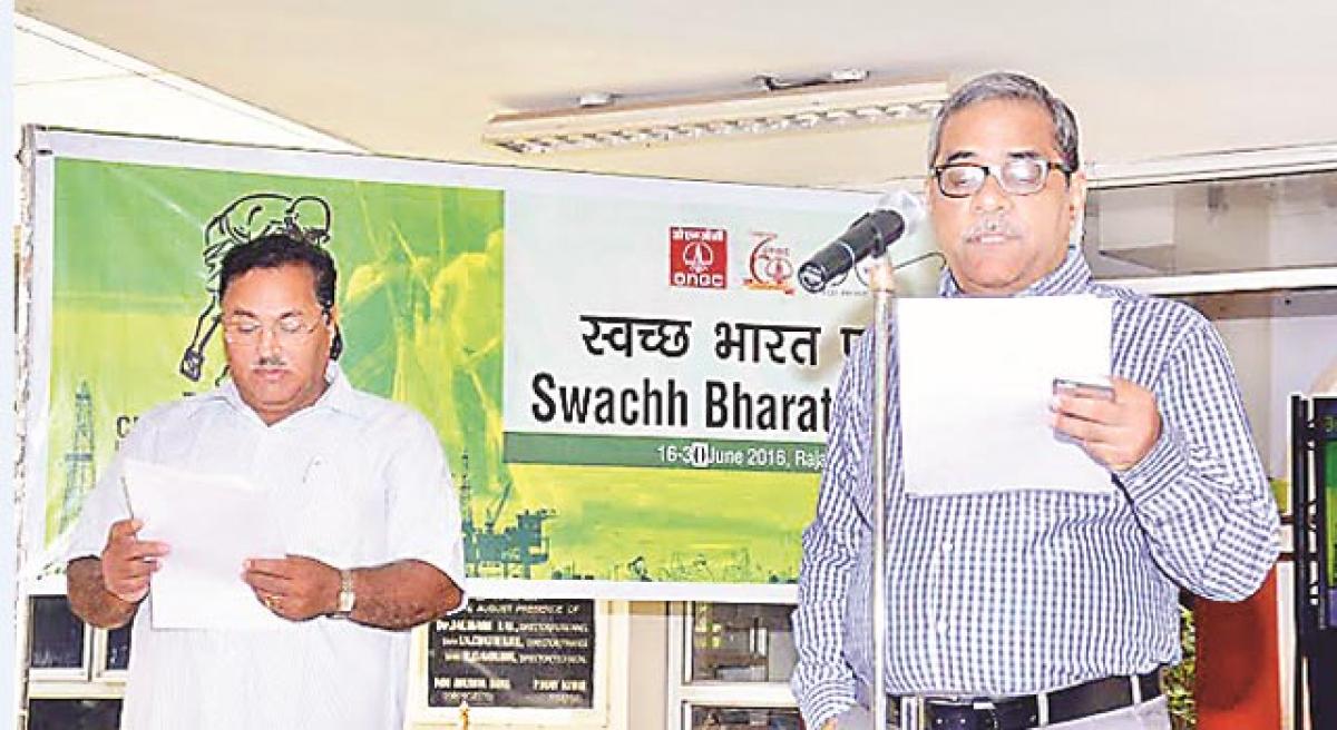 ONGC staff pledge to keep environment clean